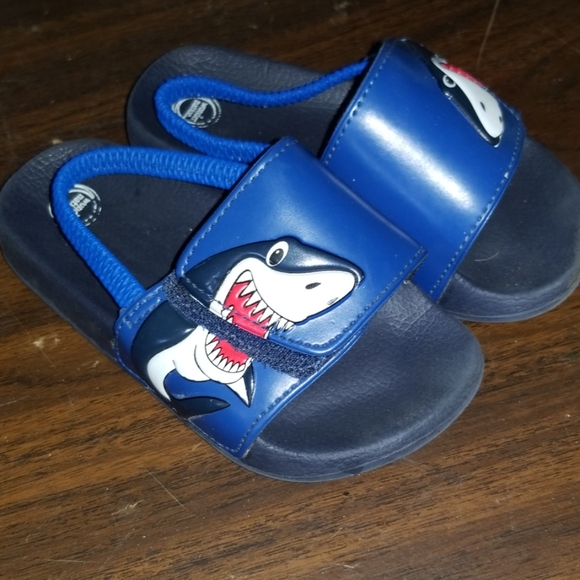 Boy's shoes size 8 ,9 - Picture 5 of 8